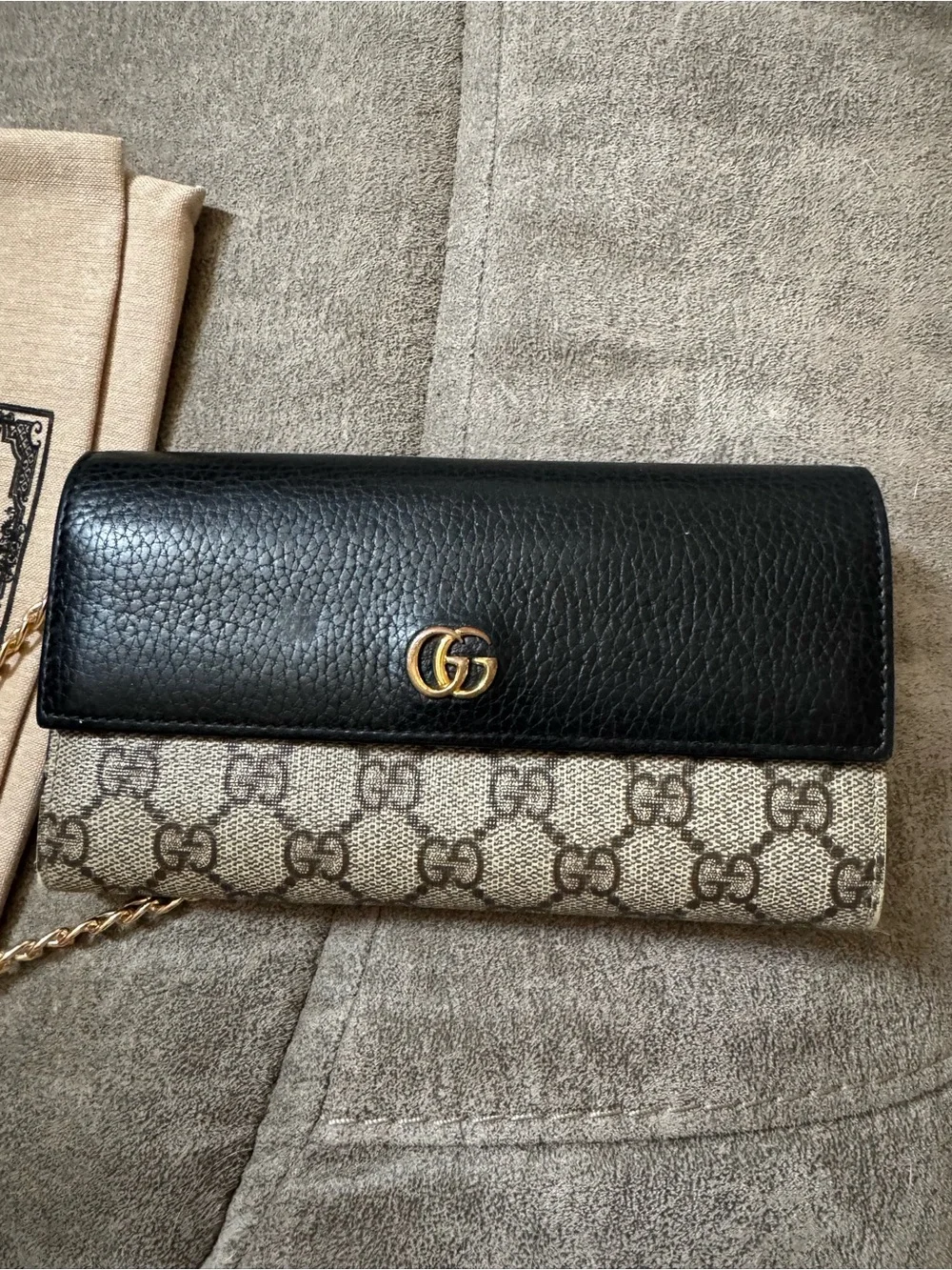 Authentic Gucci GG Supreme Continental Wallet. Chain, Dust Bag, & Box!
